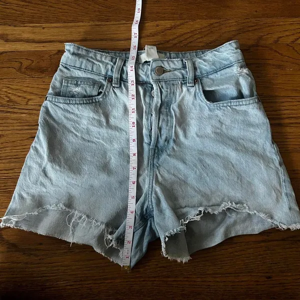 H&M High Waisted Shorts - Image 3