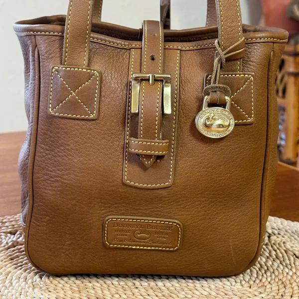 Vintage Dooney & Bourke Norwalk Leather Bucket Shoulder Bag Dark Tan / Lt Brown - Image 2
