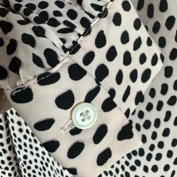 J. Crew Women's Peasant Blouse‎ in Light Pink with Dalmatian Dots Size Small - Image 3