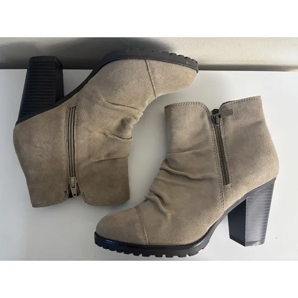 White Mountain Women’s Taft Suede Cushioned Ankle Booties Slouchy 8.5 M - Image 4