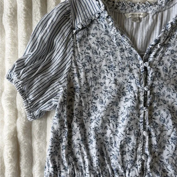 American Eagle Light Blue Floral & Stripe Short-Sleeve Peasant Top - Image 3