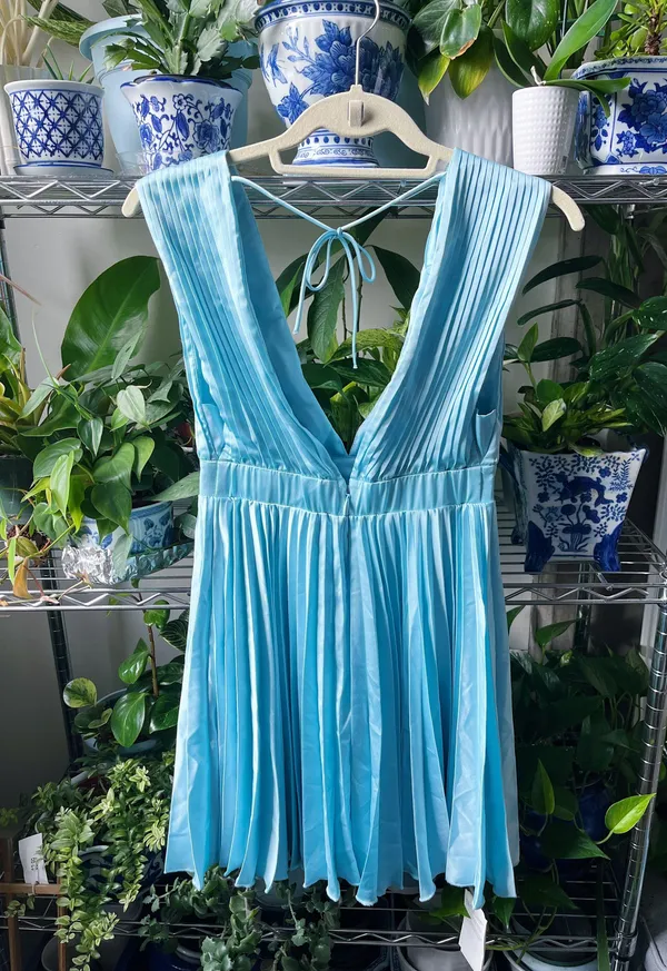 Abercrombie Plunge Pleated Mini Dress - Image 6