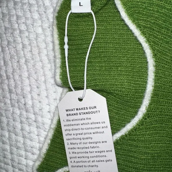 No name beautiful green white trim sweater! New - Image 5
