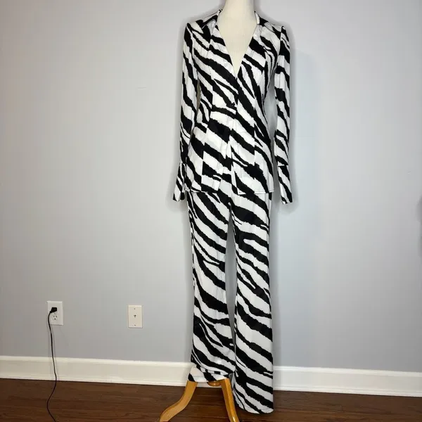 Pretty Little Thing- Black & White Zebra Stripe Button Down Top - Image 4