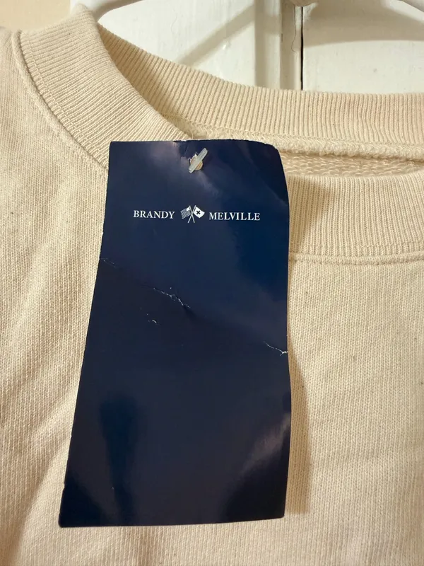Brandy Melville Sweatshirt - Image 3