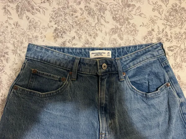 Abercrombie Jeans - Image 2