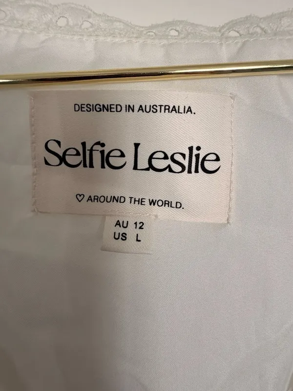 Selfie Leslie Azura Scalloped Lace Trim Peplum Top - Image 5