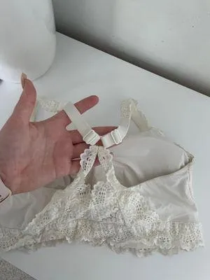 White Bralette Size L - Image 2