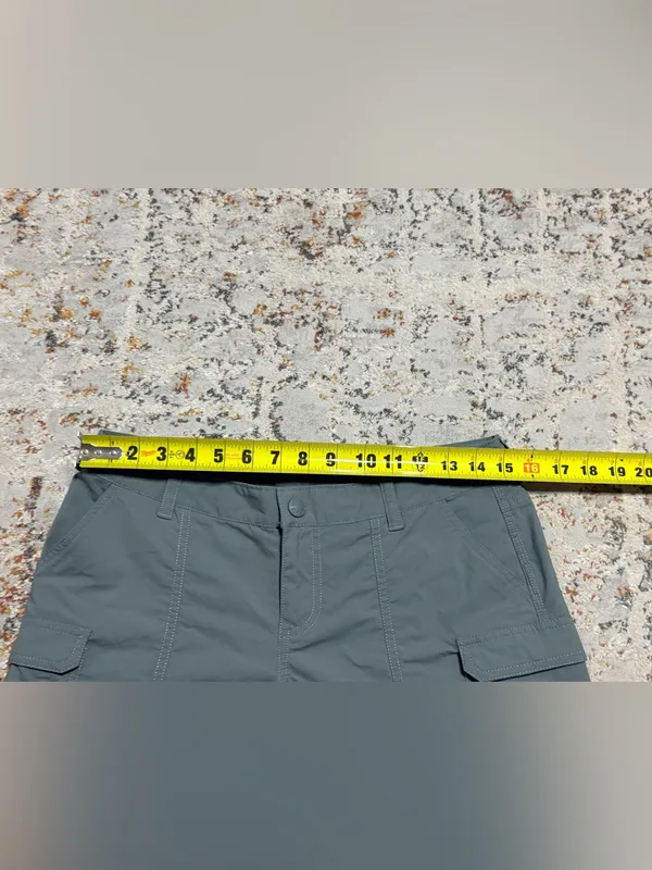 The North Face Women's Hiking Cargo Shorts size 4 - Image 4