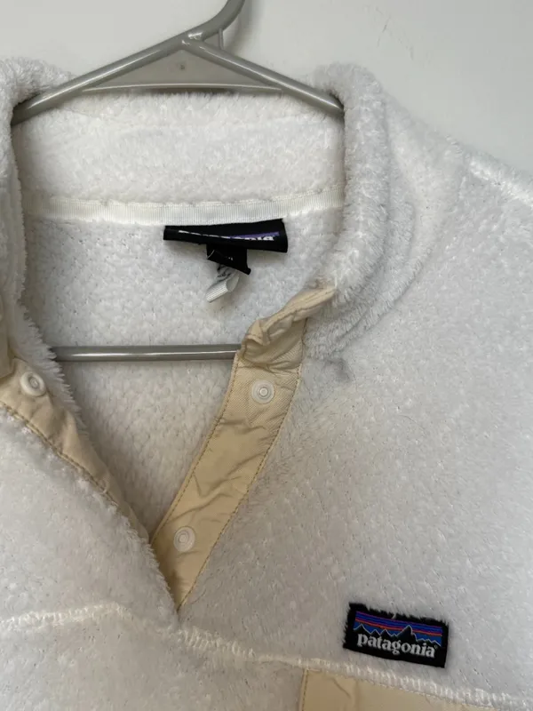 White cream Patagonia Women Fleece Pullover Jacket - Image 2