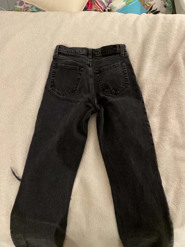Abercrombie Women's 90s Ultra High Rise Straight Jeans, RIPPED BLACK - Image 9