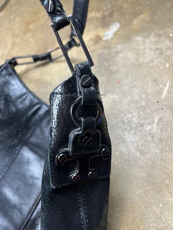 Tory Burch Cracked Leather Hobo Shoulder Bag with Gunmetal Hardware - Image 3