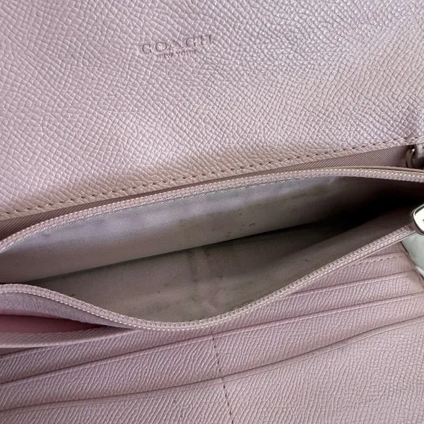 COACH  Pink Wallet - Image 4