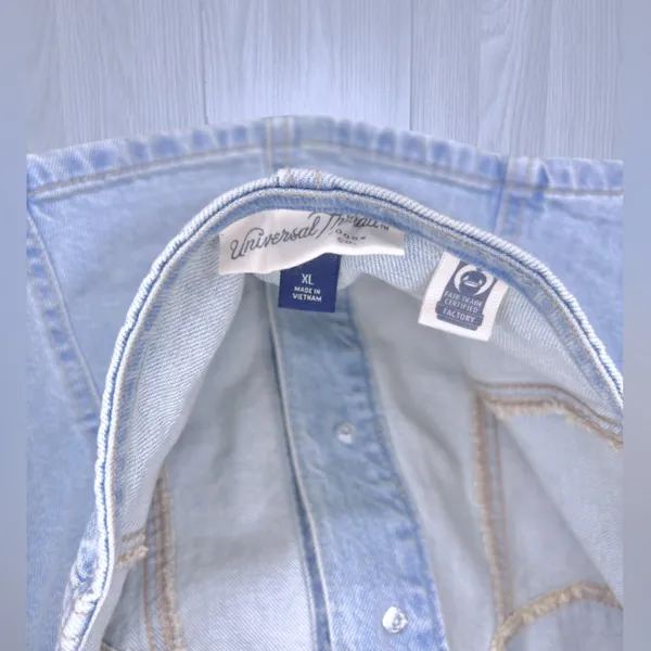Universal Threads Women’s Denim Halter Top - Image 4