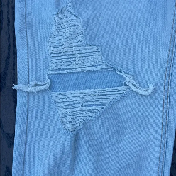 NWT Wild fable High-Rise 90s Relaxed Straight Jeans Size 16/30” inseam ripped - Image 4