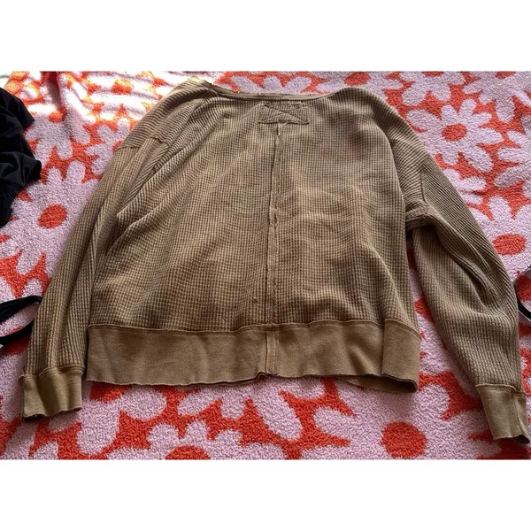 Free People We the free tan sweater - Image 4