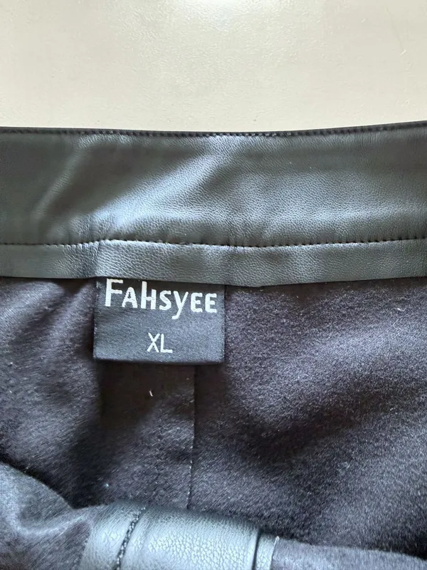 Fahsyee Black Faux Leather Mini Skirt with Pockets‎ Size XL - Image 3