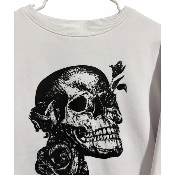 Buff Bunny Collection Sweatshirt Floral Skull Graphic White Size Medium - Image 3