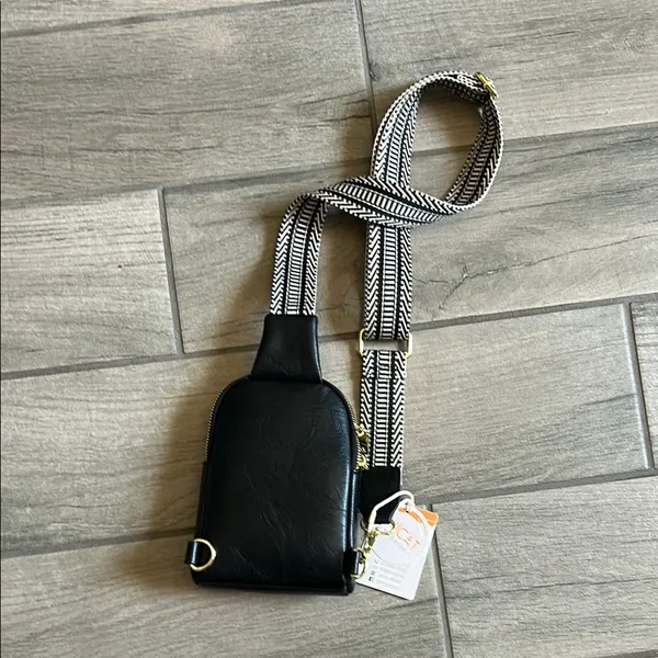 Black Belt Bag with Minimalist Design - Image 5