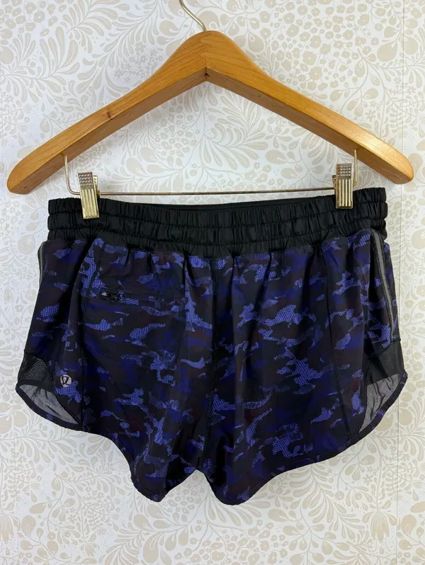 Lululemon Camo Emperor Blue Black 2" Hotty Hot Short - Size - 8 - Image 9