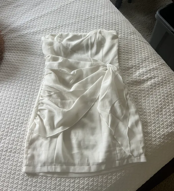 Andria Strapless Mini Dress in White - Image 2