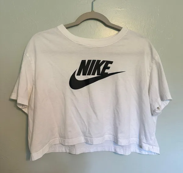 Nike Cropped Tee - Image 3