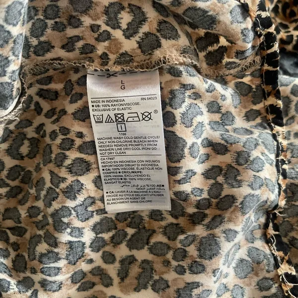 OLD NAVY LEOPARD PRINT DRESS WITH LONG SLEEVES size L - Image 4