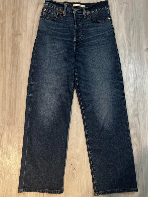 Levi’s Ribcage Straight Ankle Women's dark wash blue Jeans button fly size 27 - Image 2
