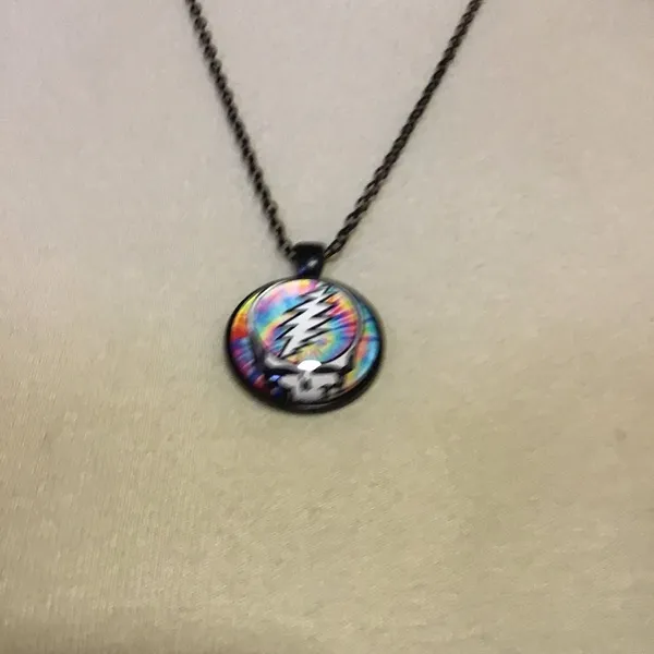 Grateful Dead tie dye steal your face necklace - Image 4