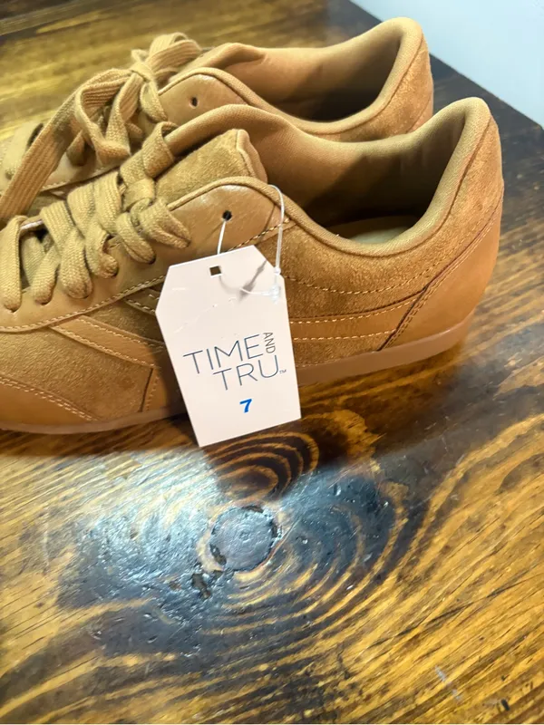 Time and tru brown sneakers size 7 - Image 6