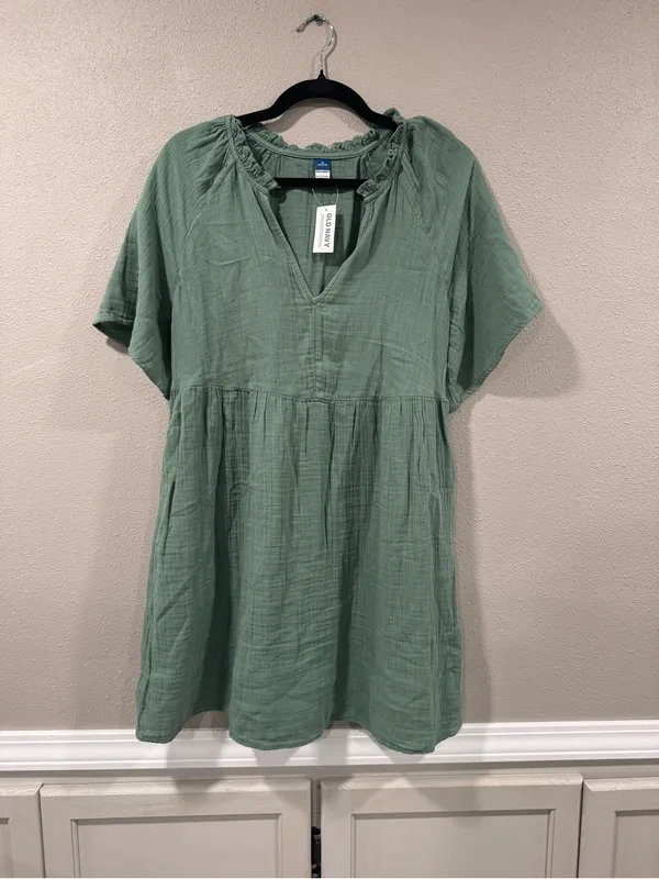 NWT Old Navy Green Solid Short Sleeve Ruffle Dress - Image 2