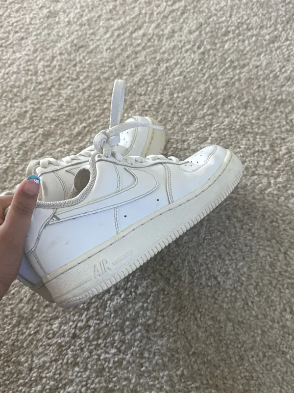 White Nike Air Force - Image 3