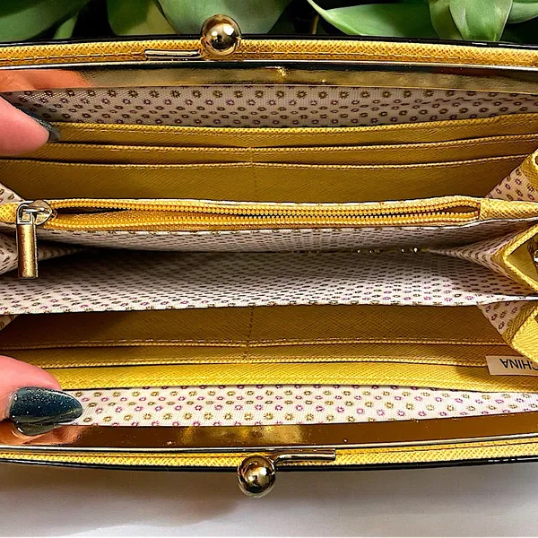 NWOT•Evening Bag•Clutch•Faux Black Patent Leather•Vintage Style Kiss Lock •Chain - Image 6