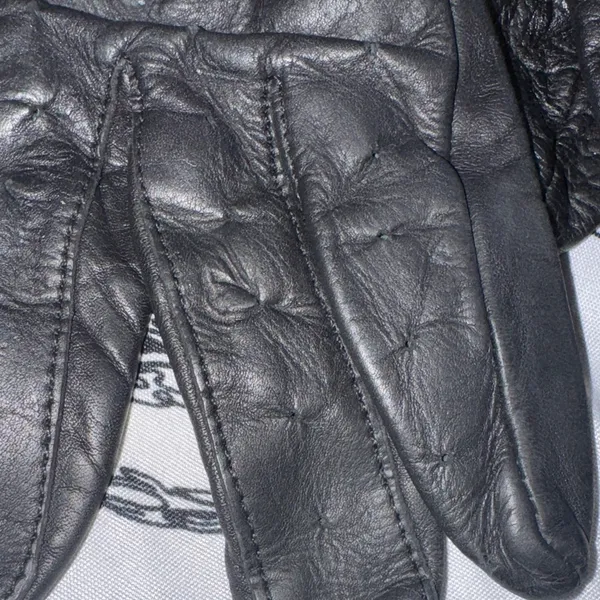 Black Leather Women's Gloves - Image 4