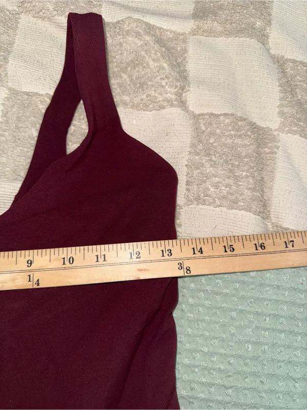 Lululemon Align Bodysuit 25"
Garnet
Size 6 - Image 3
