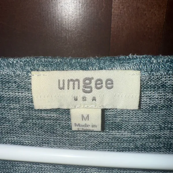 Umgee Blue and White Knit Top - Image 2