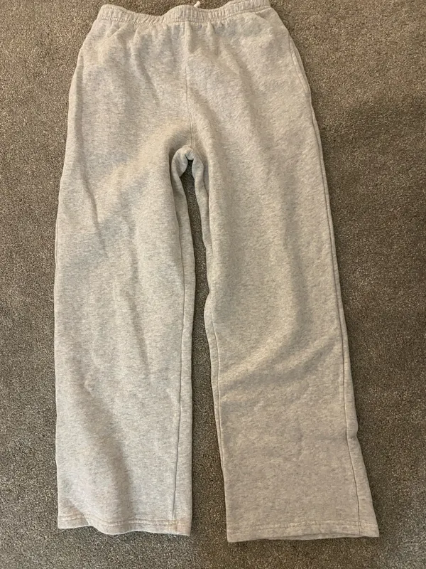 Brandy Melville Grey Sweatpants - Image 4