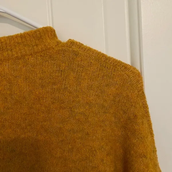 NWOT | Old Navy‎ women’s soft knit deep yellow sweater — small - Image 5