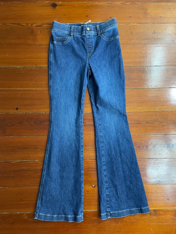 SPANX Pull On Flare Jeans Dark Wash High Rise Stretch Shaping Denim Sz M 🧡🎀 - Image 7