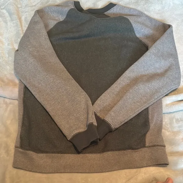 Nike Vintage Gray Crewneck Sweater with zippered pockets. - Image 4