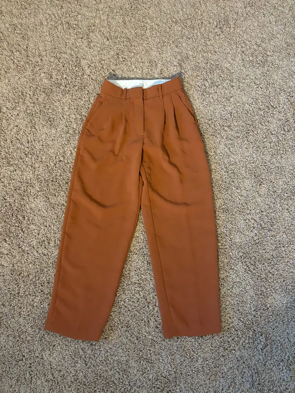 Aritzia Wilfred crepe tapered dress pants - Image 3