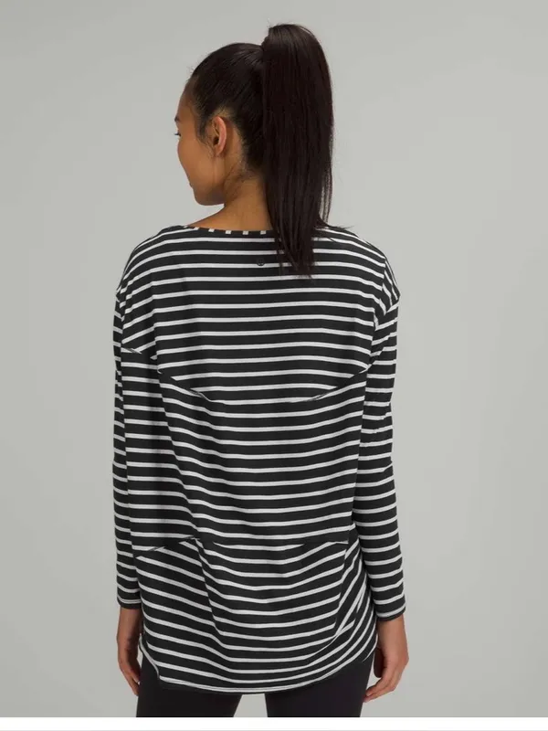 Lululemon Striped Back in Action Long Sleeve Tee Sz 8 - Image 2