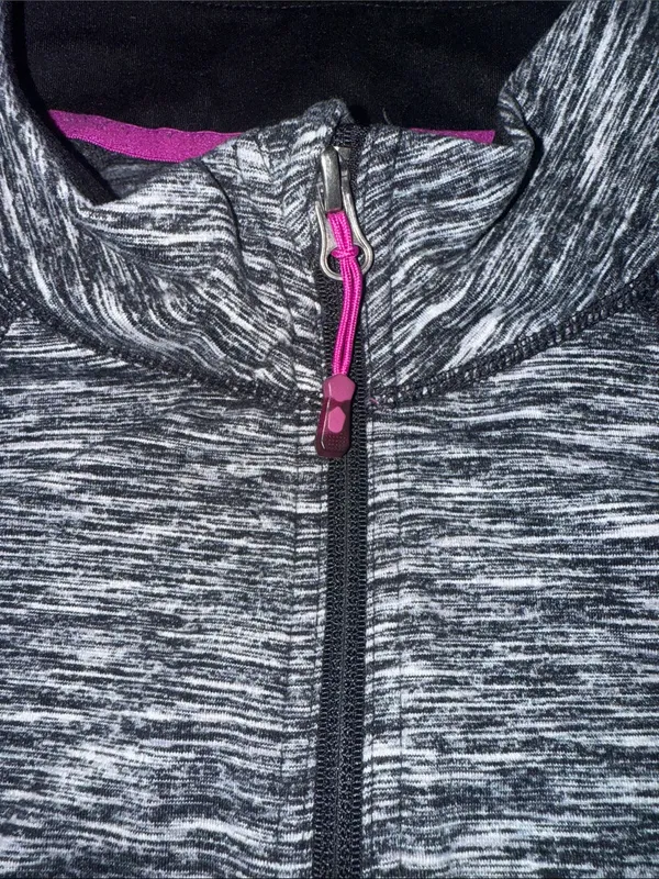 Tangerine Company women’s Gray Heather Full-Zip Jacket with Pink Accent - Image 5