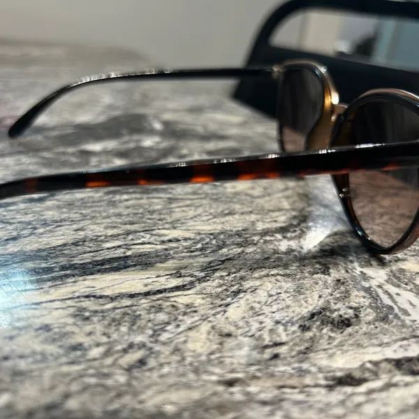Tortoise Shell Sunglasses Brown - Image 4