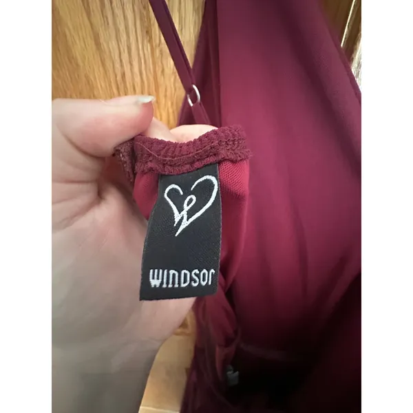 Windsor Burgundy Pleated V-Neck Maxi Dress Formal Evening Gown Bridesmaid Small - Image 7