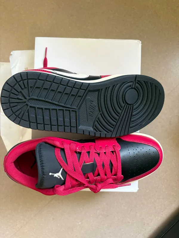 Nike Jordan 1 low. Raspberry. Youth 7, women’s 8.5 - Image 4