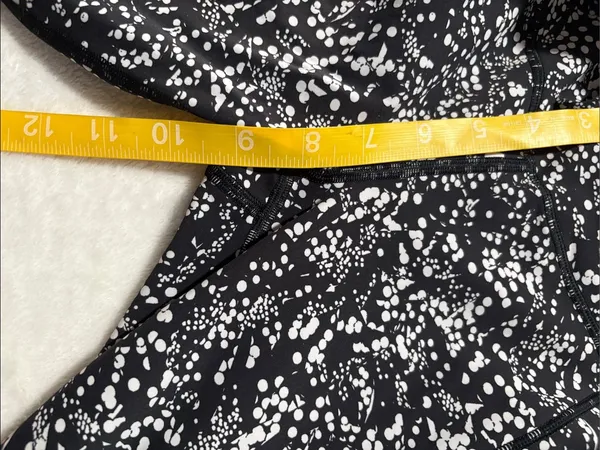 Lululemon size 6 fast & free crop Black White Speckle Side-Pocket Leggings - Image 6