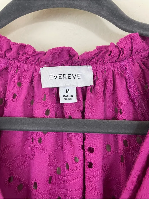 Evereve Magenta Eyelet Button-Front Blouse Size Medium - Image 3