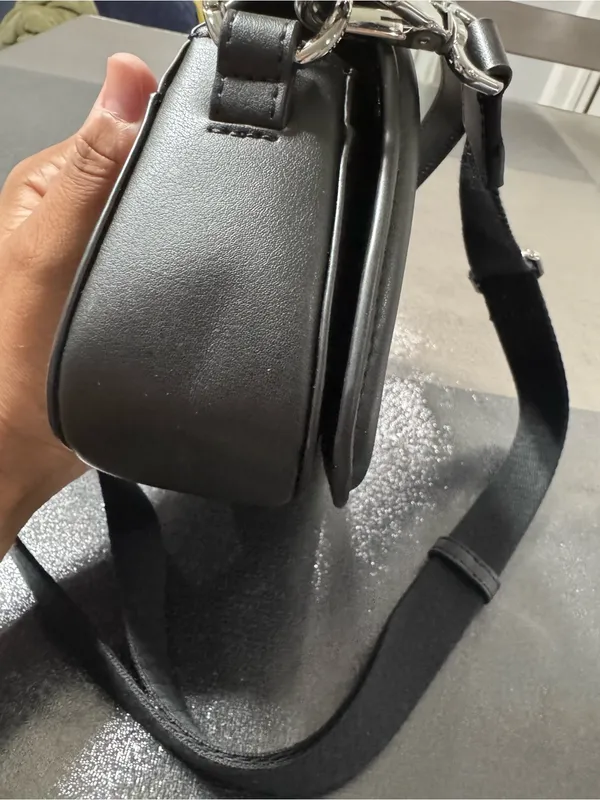 Lululemon Leather Alternative Mini Bag 1.2L with COIN POUCH - Image 6