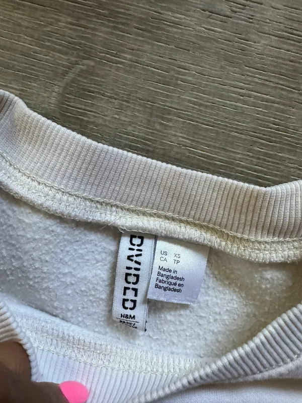 H&M Cream Crewneck - Image 3